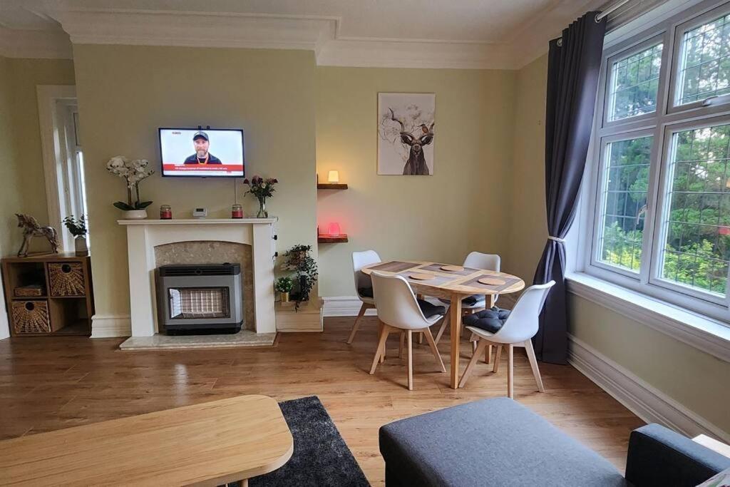 Spacious Guest Flat Near Roundhay Park 利兹 外观 照片